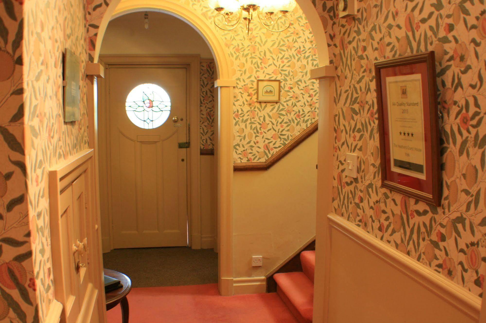 يورك The Heathers Guest House المظهر الخارجي الصورة